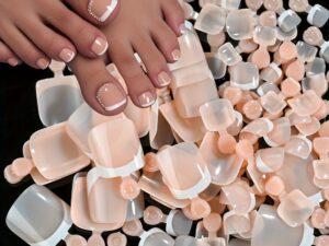 Lot de 216 ongles artificiels carrés courts multicolores. Idéal pour salons de manucure et usage personnel.