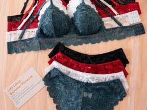 Ensemble lingerie 4 pièces en dentelle avec soutien-gorge push-up dos nu